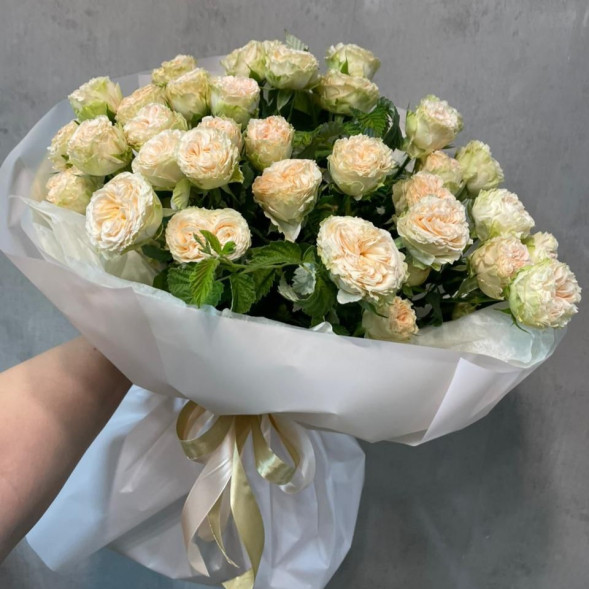 9 кустовых роз в упаковке в Красногвардейском