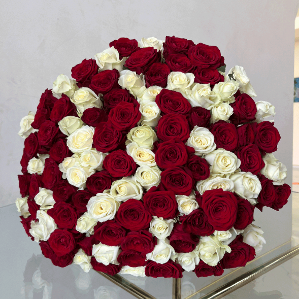 101 красная и белая роза микс в Красногвардейском