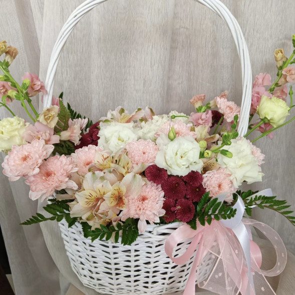Композиция в корзине «Симпатичная лодочка» в Красногвардейском