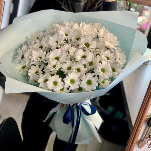 Букет 7 белых кустовых хризантем в Красногвардейском