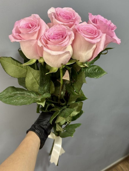 5 розовых роз, лента (Импортные) в Красногвардейском