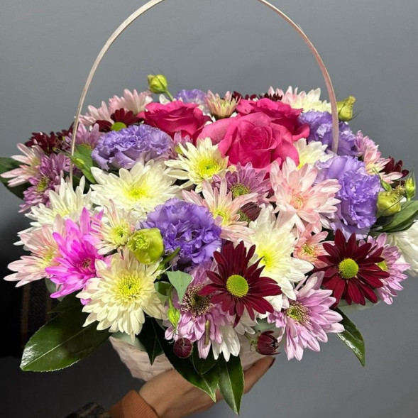Композиция в корзине «Палитра нежности» в Красногвардейском